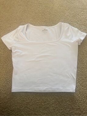 Hollister White Scoop Neck Short Sleeve Tee